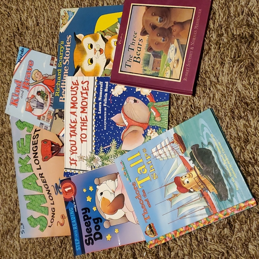 Lot of 7 kids books